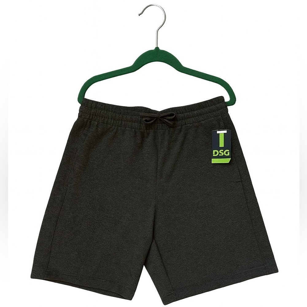 Dick’s Sporting Goods NWT dark grey men’s gym short. 32” waist, 10” inseam.